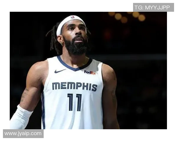 迈克康利的篮球之路与职业生涯的辉煌成就探讨